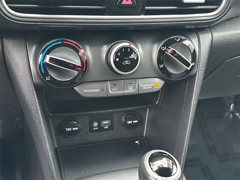 Used 2018 Hyundai Kona SEL image 26