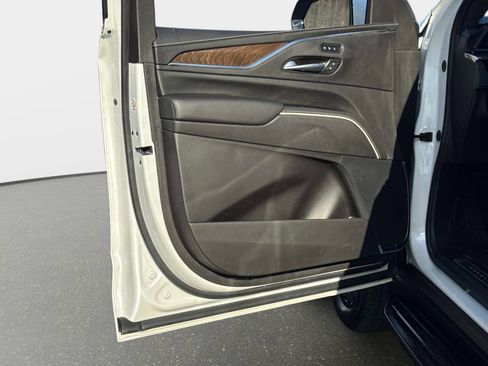 Used 2024 Cadillac Escalade ESV Sport Platinum w/ LPO, ONYX Package image 16