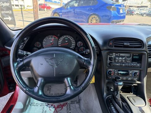Used 1999 Chevrolet Corvette Coupe w/ Roof Pkg RWD image 24
