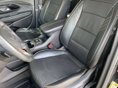 Used 2024 GMC Terrain AT4 AWD/4WD image 11