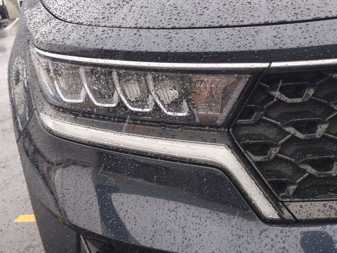 Used 2023 Kia Sorento EX image 10