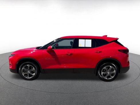 Used 2025 Chevrolet Blazer LT FWD image 4