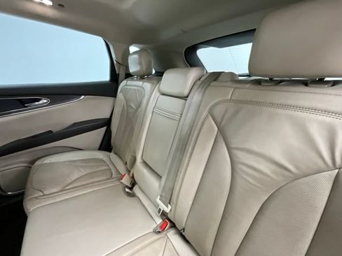 Used 2017 Lincoln MKX Select w/ Select Plus Package FWD image 6