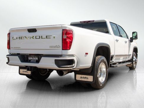 Used 2024 Chevrolet Silverado 3500 High Country w/ High Country Premium Package AWD/4WD image 5