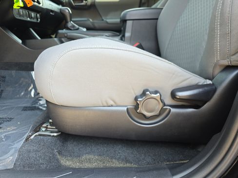 Used 2023 Toyota Tacoma SR image 31