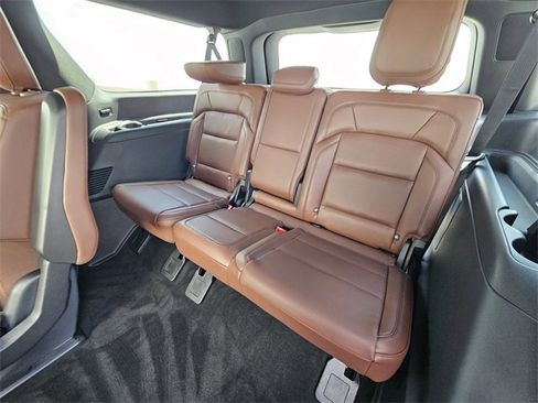 New 2025 Lincoln Navigator L Reserve image 28