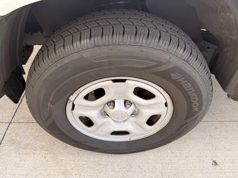 Used 2014 Toyota Tacoma 2WD Regular Cab image 13