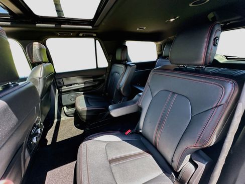 Used 2020 Ford Expedition Limited w/ Equipment Group 303A AWD/4WD image 28