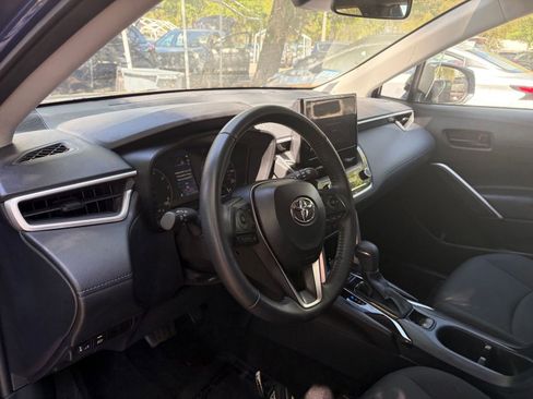 Used 2025 Toyota Corolla Cross LE image 30