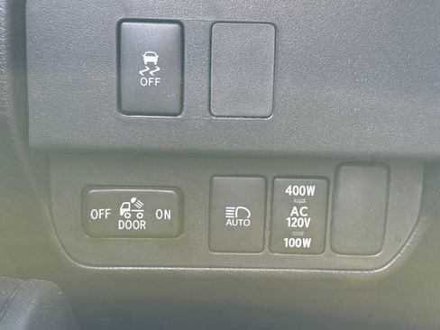 Used 2023 Toyota Tacoma TRD Off-Road w/ Technology Package AWD/4WD image 27