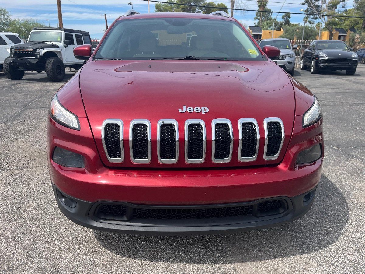 Used 2017 Jeep Cherokee Latitude w/ Comfort/Convenience Group FWD image 12