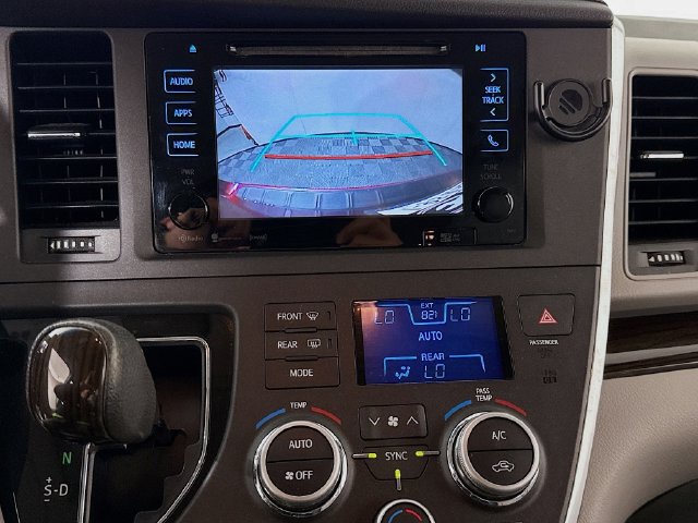 Used 2016 Toyota Sienna XLE w/ XLE Navigation Package FWD image 20