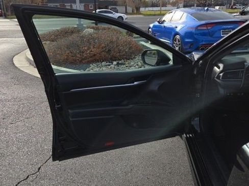 Used 2024 Toyota Camry SE image 7