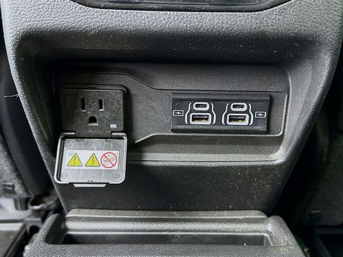 Used 2022 Jeep Grand Cherokee L Limited image 16