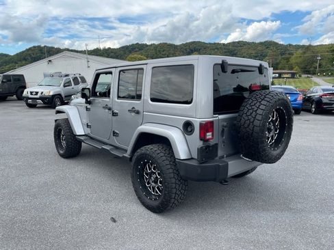 Used 2017 Jeep Wrangler Unlimited Sahara w/ Dual Top Group image 6