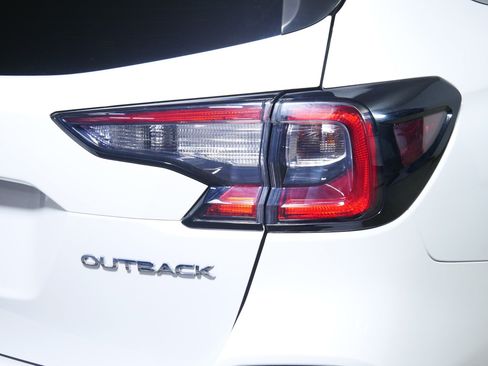 Used 2022 Subaru Outback Premium AWD/4WD image 17