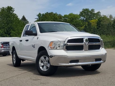 Used 2024 RAM 1500 Classic SLT AWD/4WD image 30