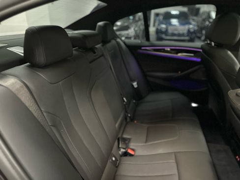 Used 2022 BMW 540i xDrive w/ M Sport Package image 38