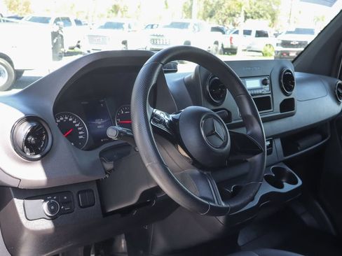 Used 2025 Mercedes-Benz Sprinter 2500 image 25