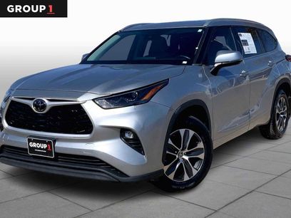 Used 2022 Toyota Highlander XLE