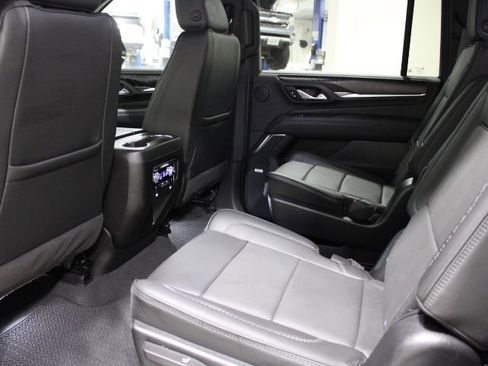 Used 2024 GMC Yukon XL Denali image 23