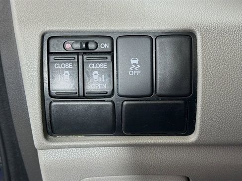 Used 2016 Honda Odyssey SE image 10