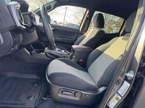 Used 2023 Toyota Tacoma TRD Sport AWD/4WD image 13