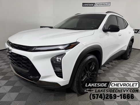 Used 2025 Chevrolet Trax ACTIV w/ Driver Confidence Package image 1