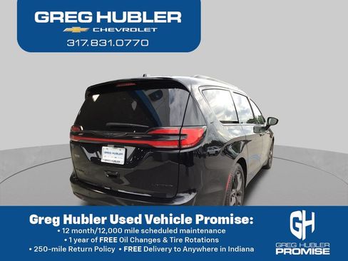 Used 2025 Chrysler Pacifica Limited FWD image 8