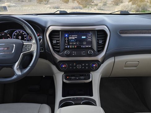 Used 2020 GMC Acadia Denali w/ Trailering Package image 9