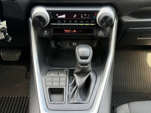 Used 2019 Toyota RAV4 LE w/ All Weather Liner Package AWD/4WD image 27