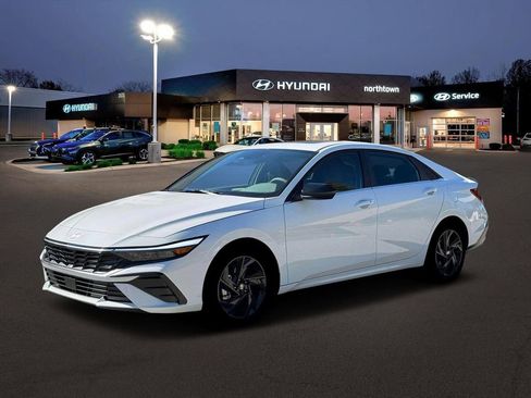 New 2026 Hyundai Elantra SEL Sport image 2
