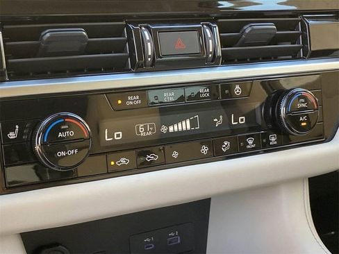 New 2025 Nissan Pathfinder SL image 27