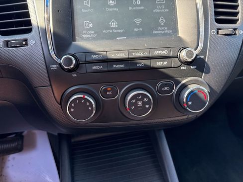 Used 2018 Kia Forte S w/ S Technology Plus Package FWD image 40