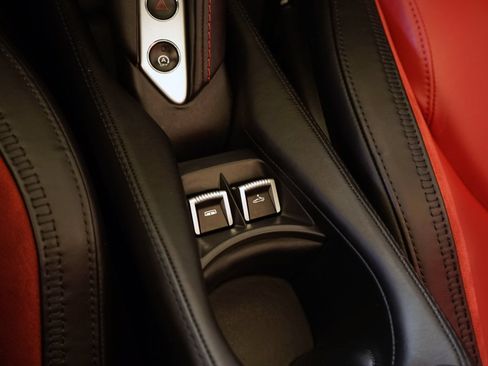 Used 2024 McLaren 750S Spider RWD image 21