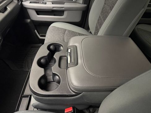 Used 2018 RAM 1500 Big Horn AWD/4WD image 28