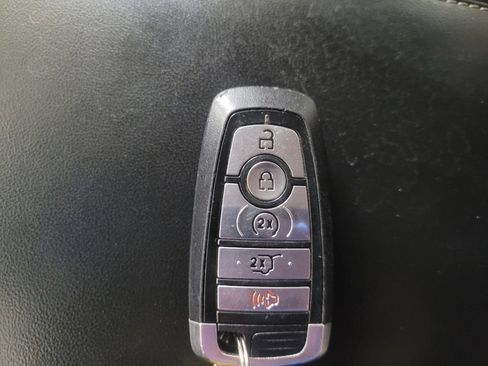 Used 2022 Ford Explorer Limited w/ Equipment Group 301A RWD image 32