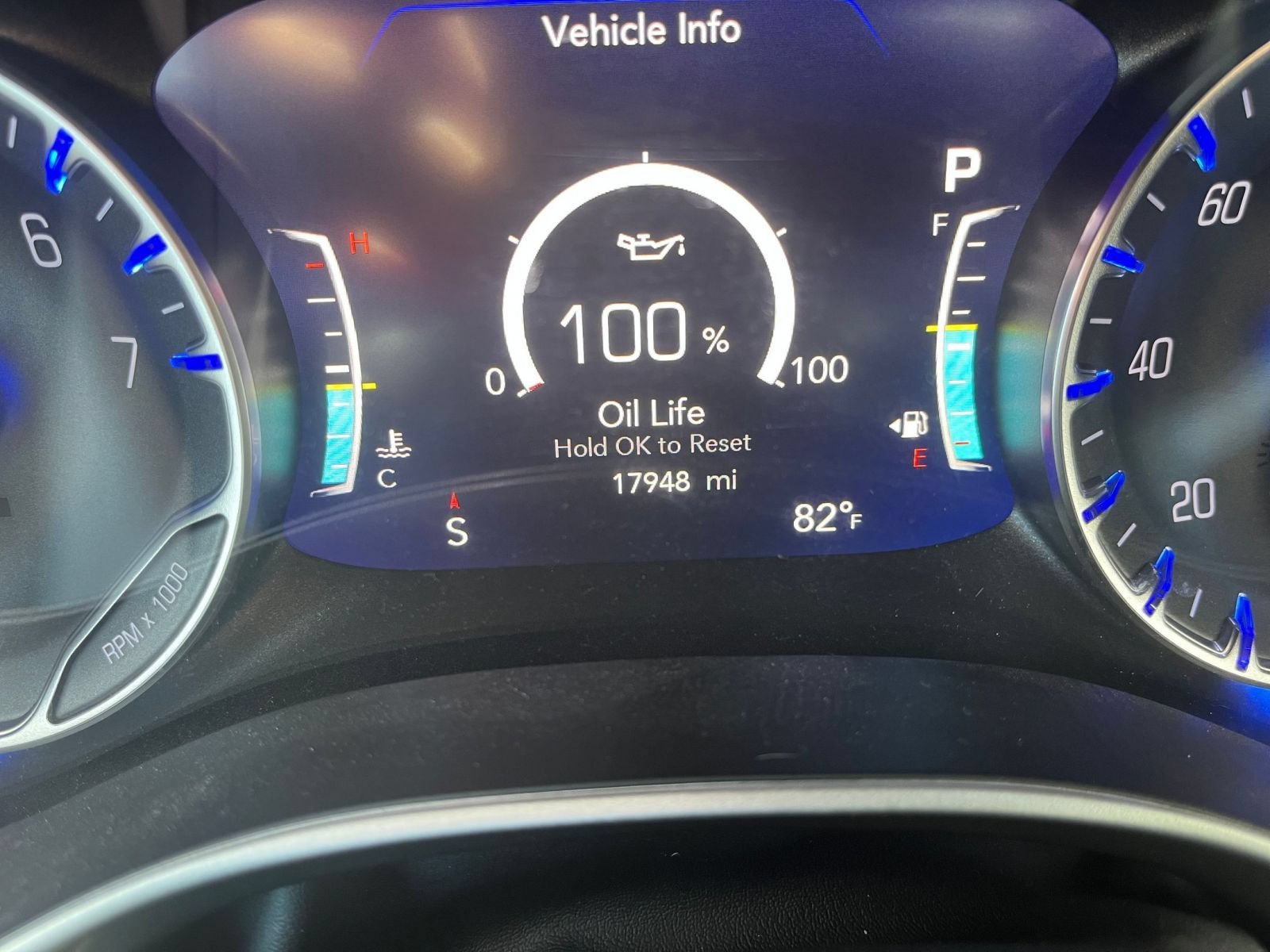 Used 2024 Chrysler Pacifica Touring-L FWD image 41