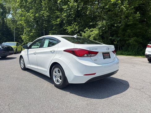 Used 2014 Hyundai Elantra SE FWD image 5