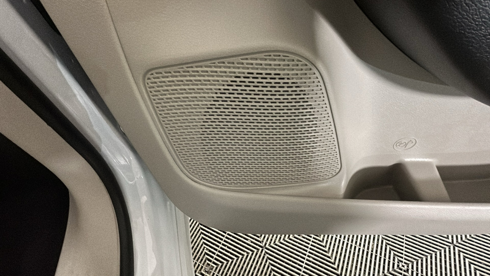 Used 2024 Chrysler Voyager LX FWD image 36