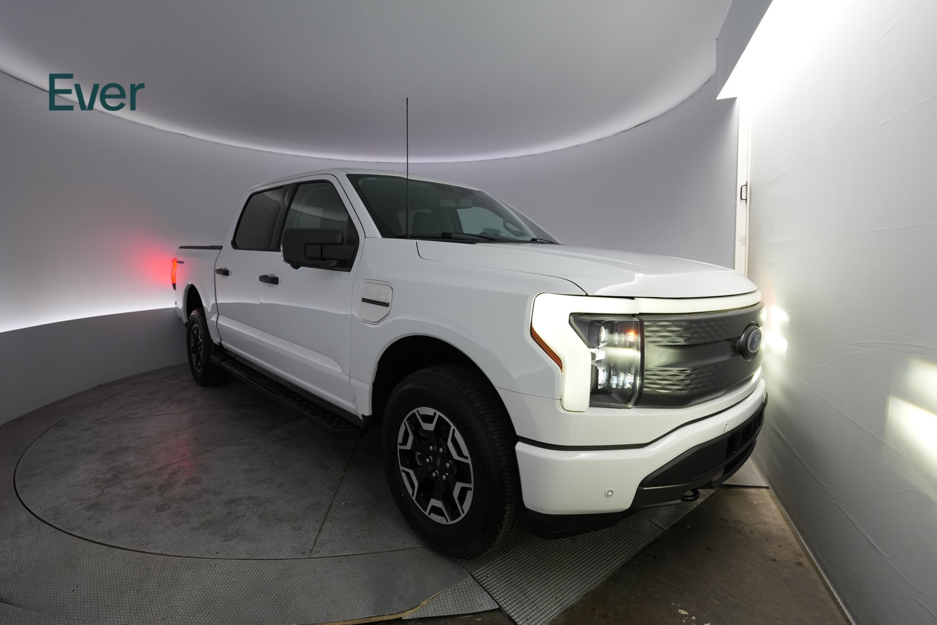 Used 2023 Ford F150 Lightning XLT AWD/4WD image 2