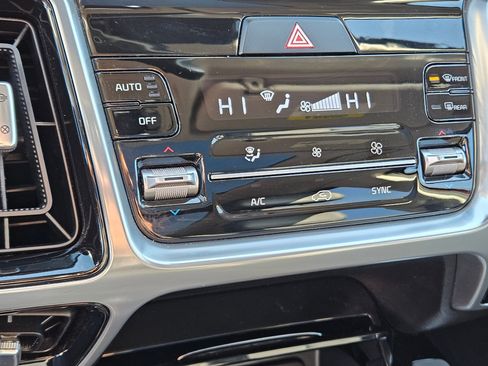 Used 2023 Kia Sorento SX Prestige image 28