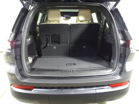 New 2025 Jeep Grand Cherokee L Limited image 17