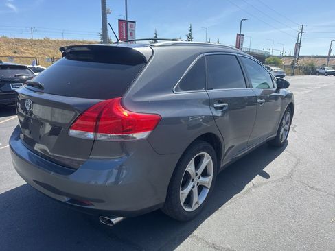 Used 2011 Toyota Venza w/ Premium Pkg #2 FWD image 7