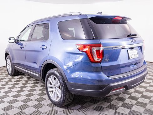 Used 2019 Ford Explorer XLT image 13
