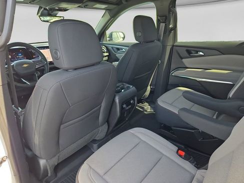 Used 2026 Chevrolet Traverse LT w/ Driver Confidence Package FWD image 16