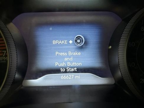Used 2023 Jeep Cherokee Altitude Lux AWD/4WD image 32