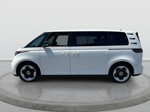 Used 2025 Volkswagen ID. Buzz Pro S RWD image 5