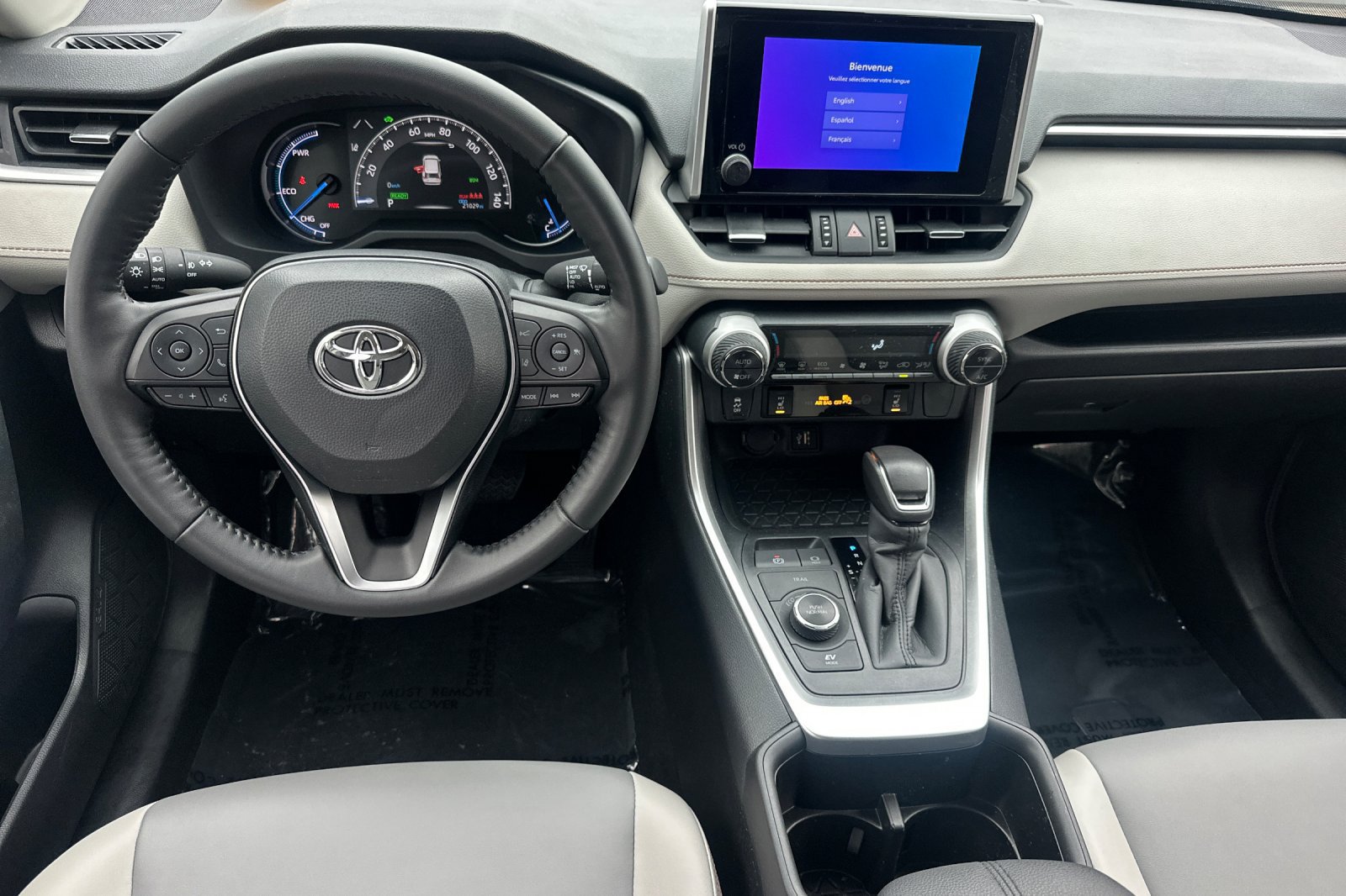 Certified 2025 Toyota RAV4 XLE Premium w/ Weather Package AWD/4WD image 18