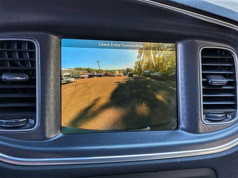 Used 2018 Dodge Charger R/T image 14